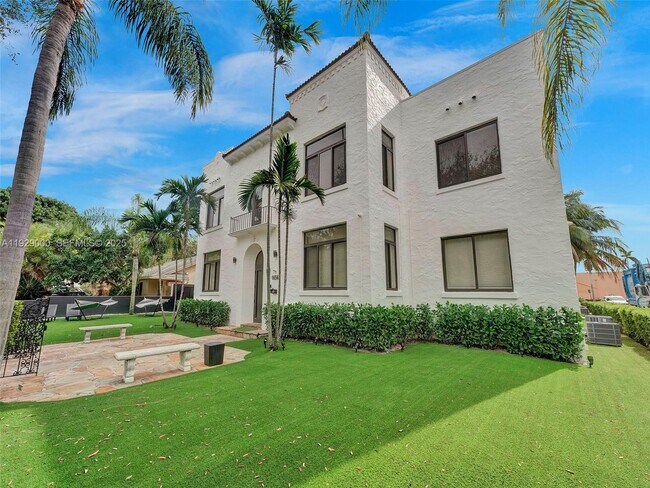 Building Photo - 1656 Polk St