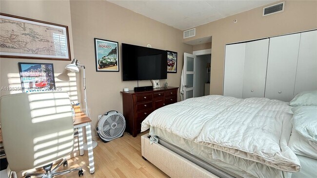 Building Photo - 3180 SW 22nd Terrace