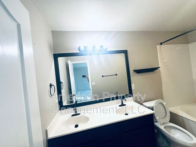 Building Photo - 2832 S 138th E Ave