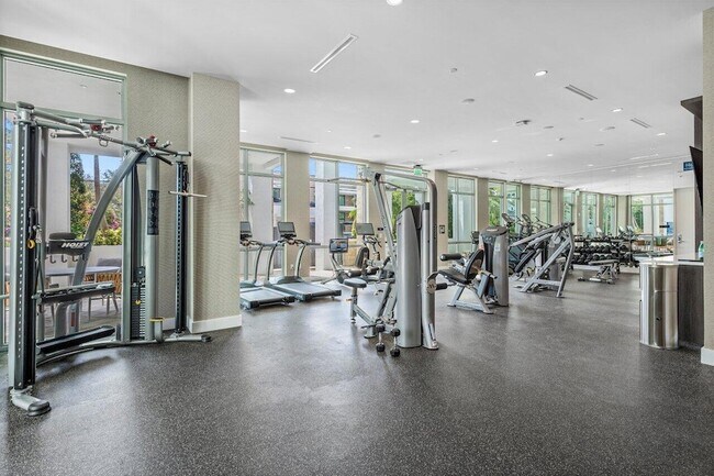 Building Photo - 495 E Royal Palm Rd