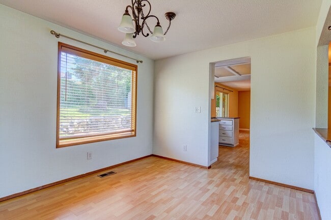 Building Photo - Beautiful Westside Oak Harbor Home Near Sunset Beach – 3 Bed + Bonus Room