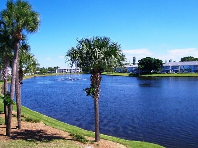 Building Photo - 169 Pompano Dr SE