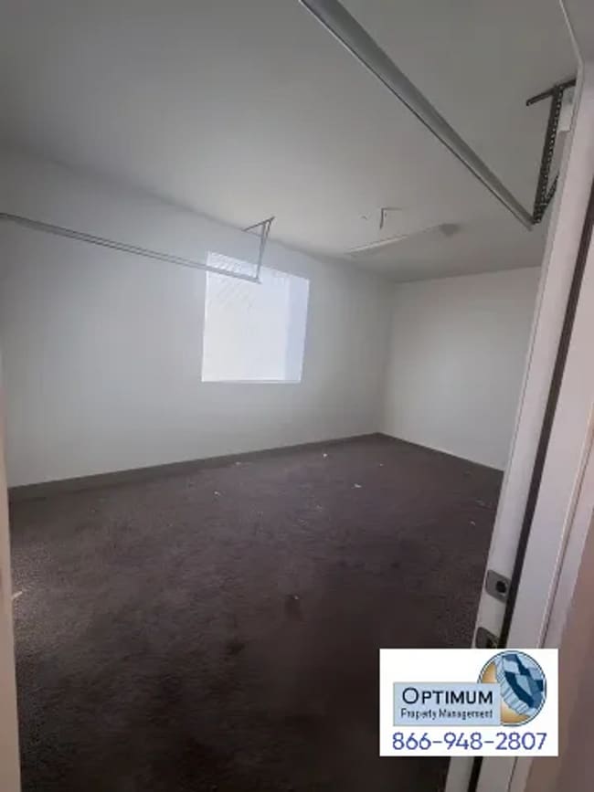 Building Photo - Beautiful 4-bedroom, 3-bathroom two-story home located in a desirable HOA community