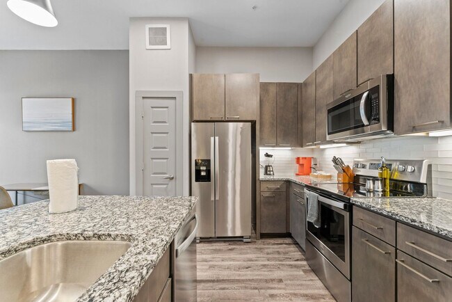 Building Photo - 6107 E Riverside Dr