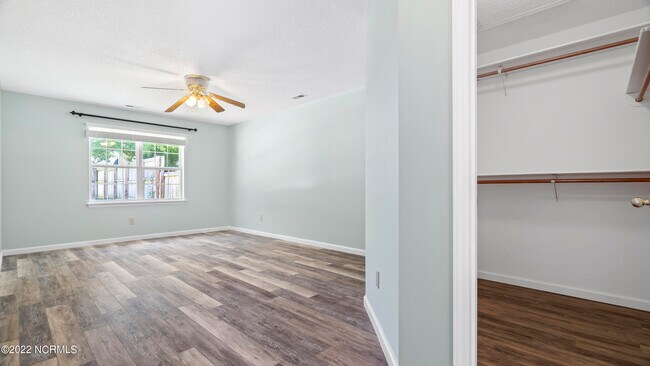 Building Photo - 220 Audubon Dr