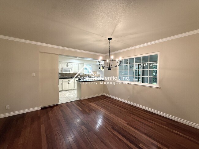 Building Photo - Spacious 3bd/2ba Carmichael Home With Sun Room