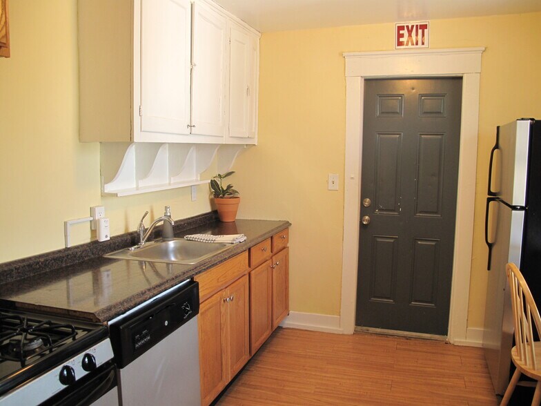 Building Photo - 405 Dryden Rd
