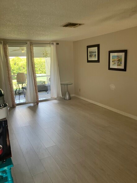 Building Photo - 3420 Trophy Blvd