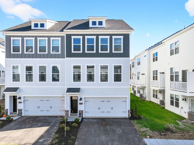 Building Photo - 9719 Hopkins St