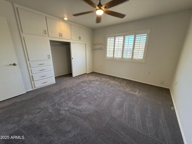 Building Photo - 10416 W Prairie Hills Cir