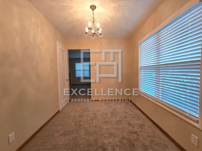 Building Photo - 3/1 Home on Spacious Lot With New Windows/...