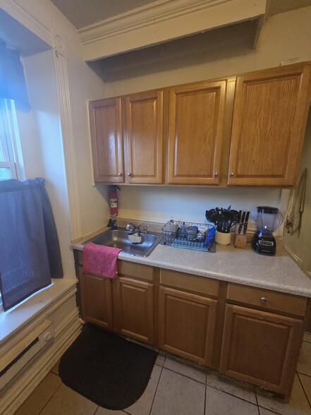 Kitchen - 226 Clymer St