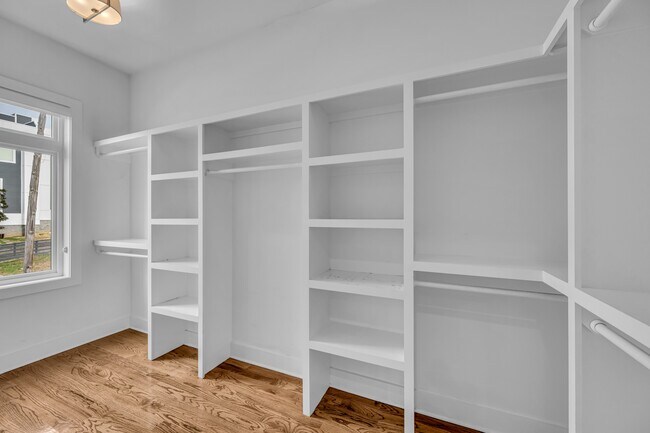 Building Photo - 3325 Felicia St