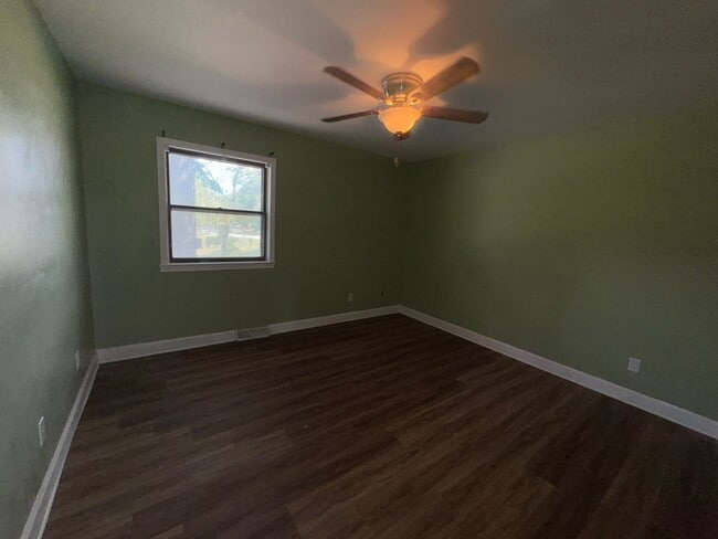 Building Photo - 6120 Dove Lake View