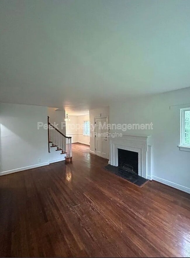 Building Photo - 7501 Tanglewood Rd