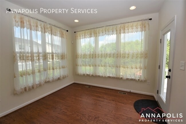 Building Photo - 7946 Monrovia Dr
