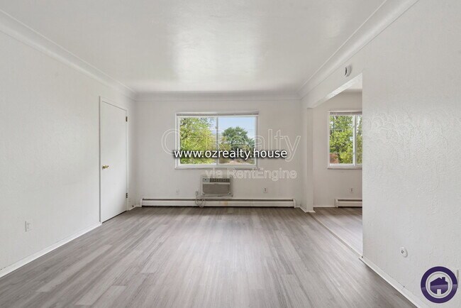 Building Photo - 1733 Christian Ave