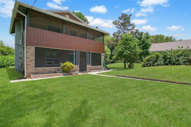 Building Photo - 2183 Crandon Ave
