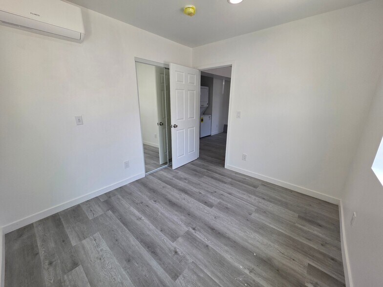 Building Photo - 635 W 51st St