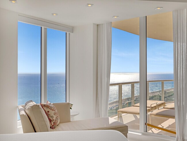 Building Photo - 2700 N Ocean Dr