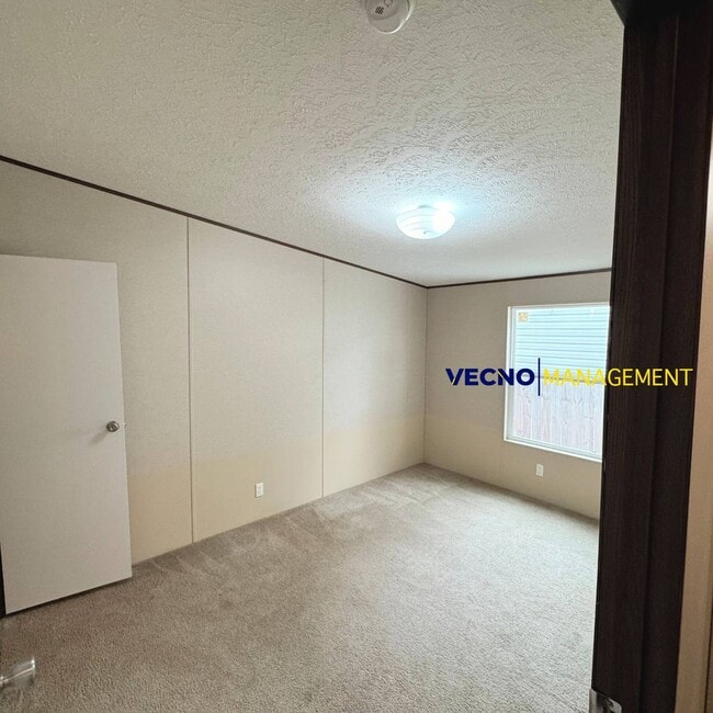 Building Photo - 842 Corinne Dr