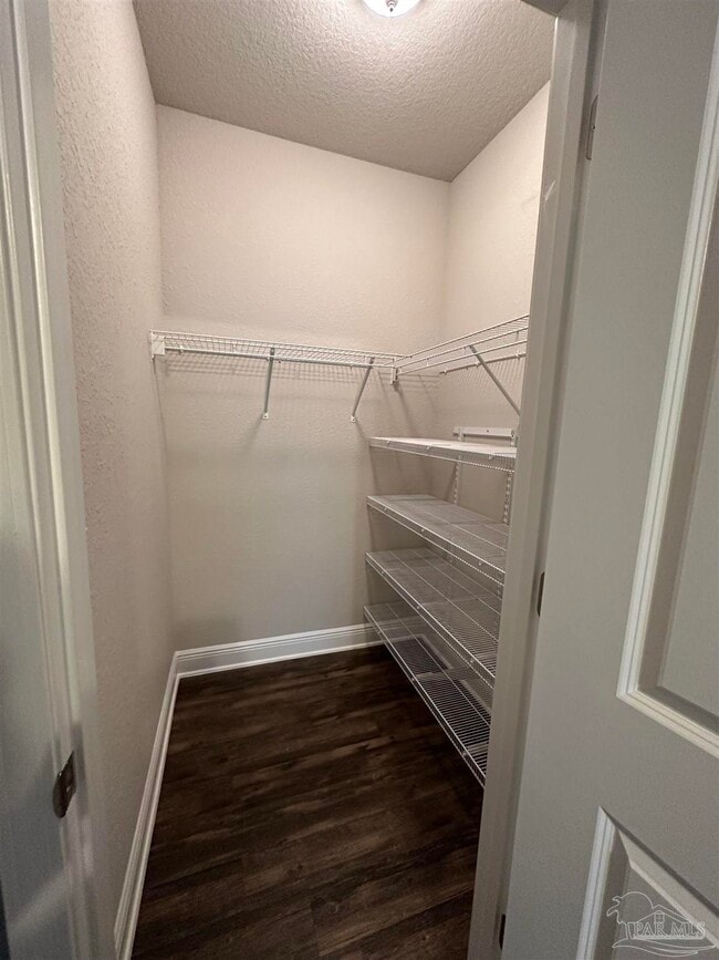 Building Photo - 841 Oak Aly