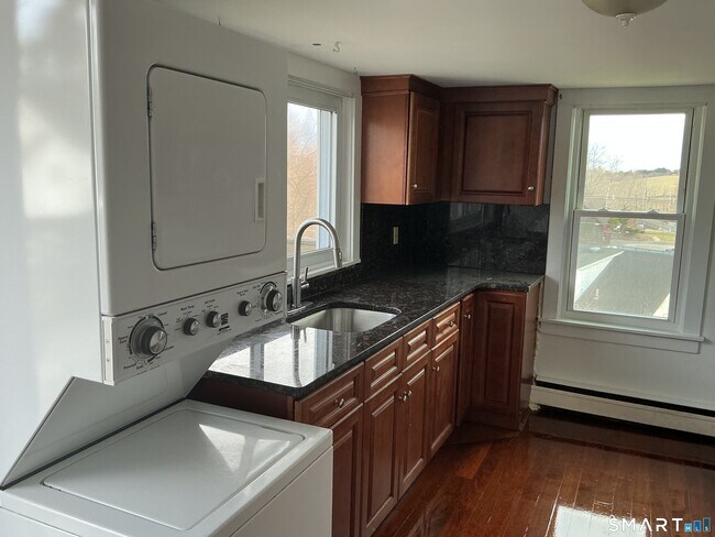 Building Photo - 2 Straits Turnpike Ln