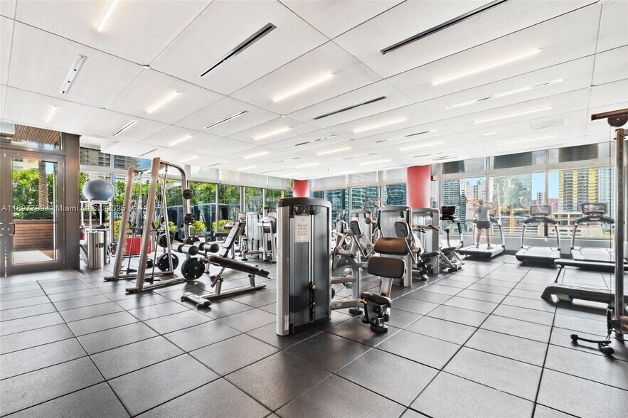 Building Photo - 1080 Brickell Ave