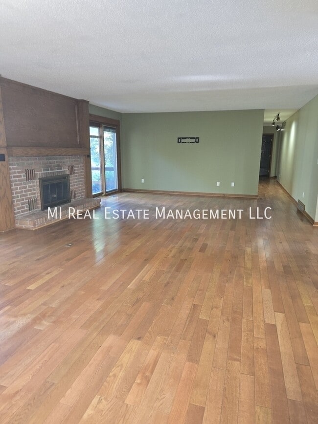 Building Photo - 1268 Oakhampton Rd