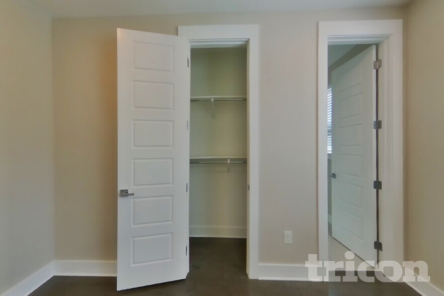 Building Photo - 209 S Village Way