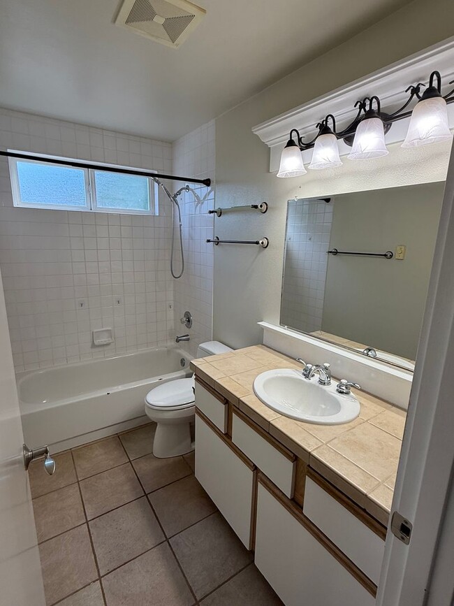 Building Photo - Charming No-Stairs Rambler – Move-In Ready...