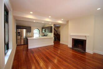 Building Photo - 2-65 Beech Glen