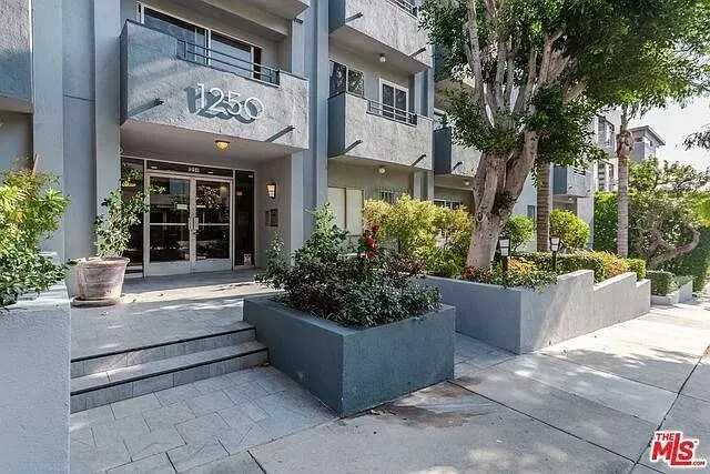 Building Photo - 1250 N Kings Rd