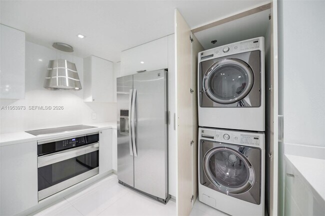 Building Photo - 1401 SW 22nd St