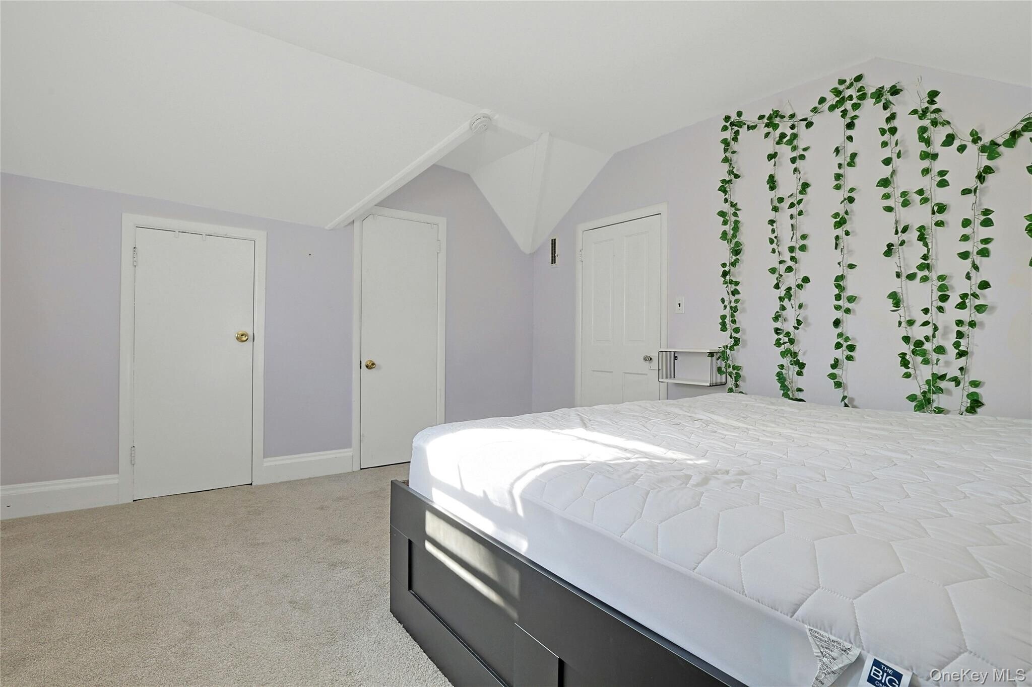 Building Photo - 105 S Broadway