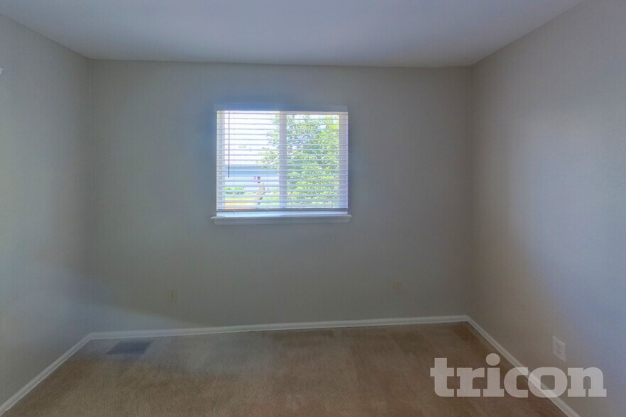 Building Photo - 6325 Blazing Star Dr