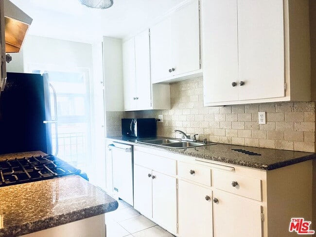 Building Photo - 1132 Alameda Ave