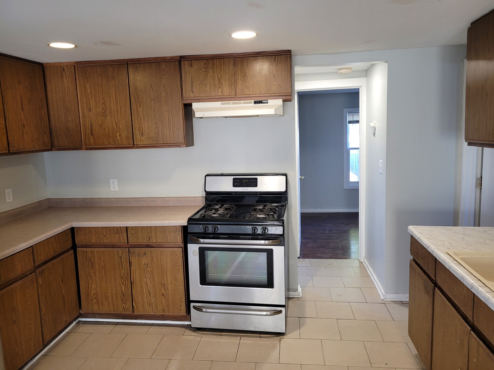 Building Photo - 1809 Galilee Ave