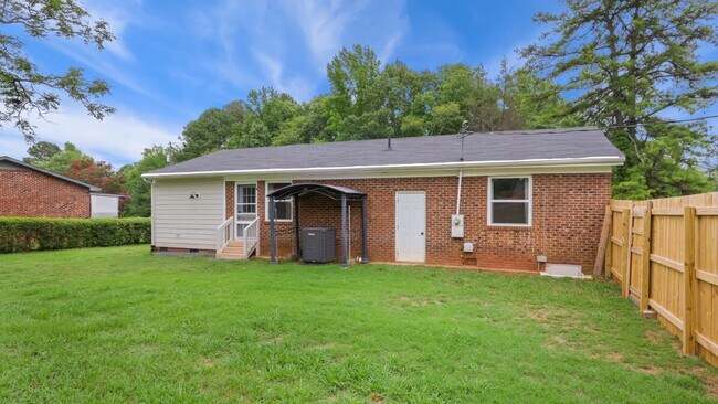 Building Photo - 3132 Fields Dr