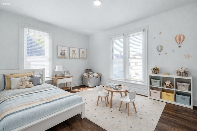 Building Photo - 130 Chicago Ave