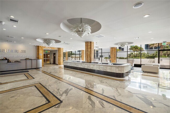 Building Photo - 2751 S Ocean Dr