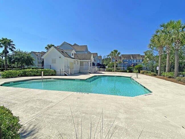 Building Photo - 544 McLernon Trce