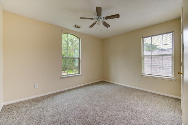 Building Photo - 3719 Cane Lake Dr