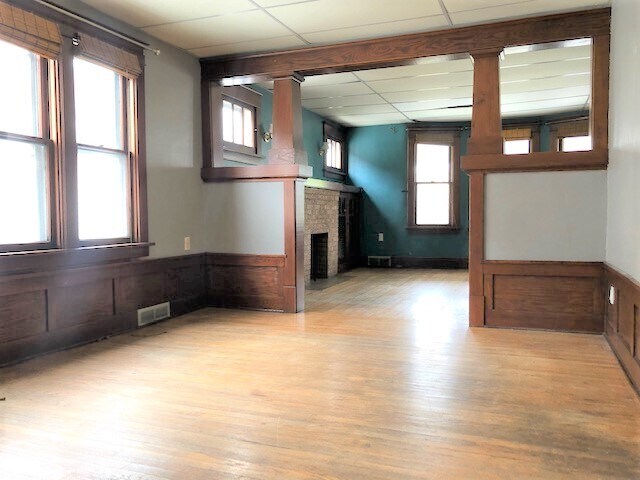 Building Photo - 418 Colvin Ave