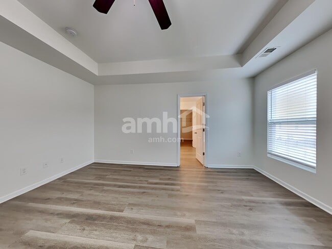 Building Photo - 136 Weeping Cypress Dr