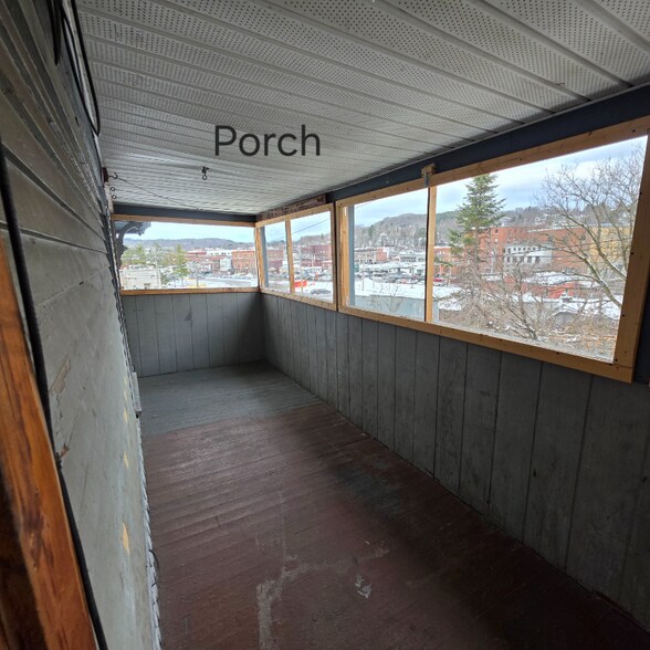 Building Photo - 11 Branch St