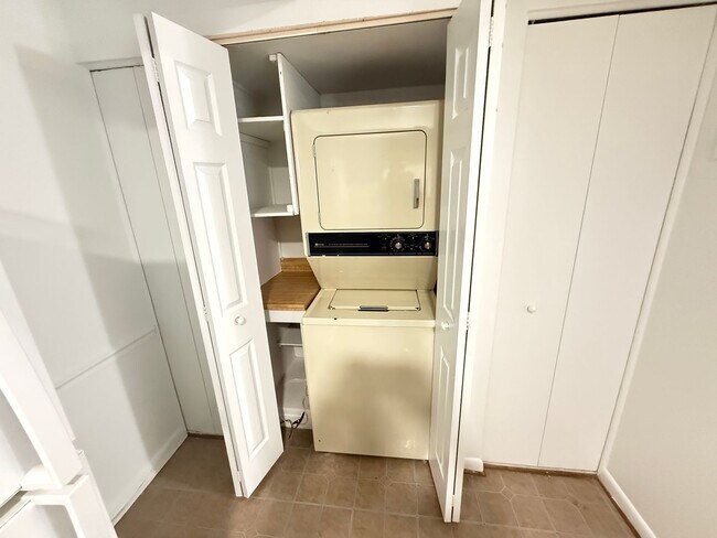 Building Photo - 6711 Park Heights Ave