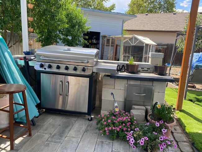 Building Photo - 4426 S Tinker Ave