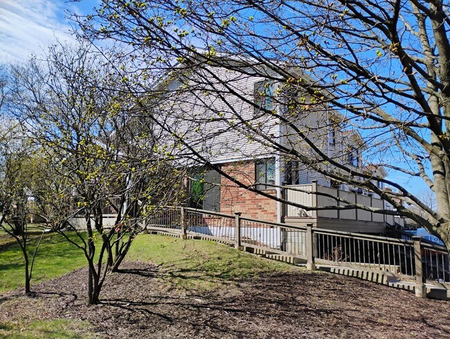 Building Photo - 3061 Pheasant Creek Dr