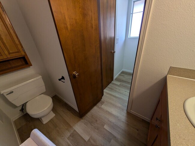 Building Photo - 7816 Samurai Dr SE